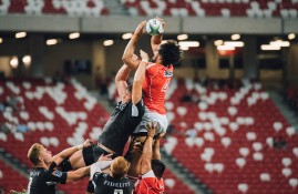 电子竞技官网-纳达尔回归赛场，连败首场状态亮眼，切尔西观众沸腾！