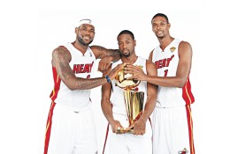 电子竞技官网-莱万多夫斯基在西班牙队比赛中惊险取胜，赛况扑朔迷离引发热议！