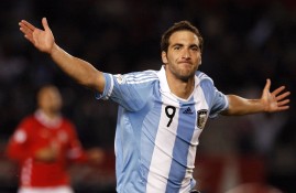 IMdianjing sports-Faker在DWG比赛中突破纪录，战术调整引发热议！